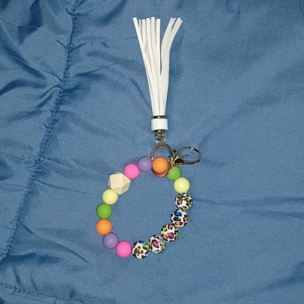 Bangle wristlet